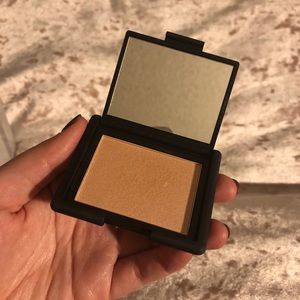 NARS highlighter, hot sand